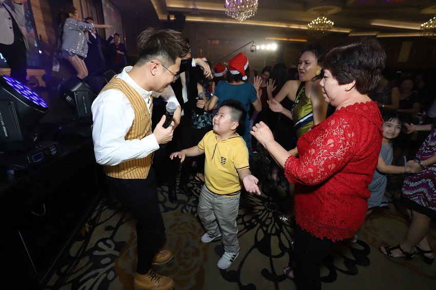 TGC-Xmas-Party-Engagement-(8).JPG TGC-Xmas-Party-Engagement-(8).JPG