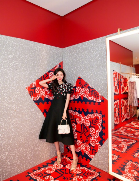 yangmi_02.jpg yangmi_02.jpg