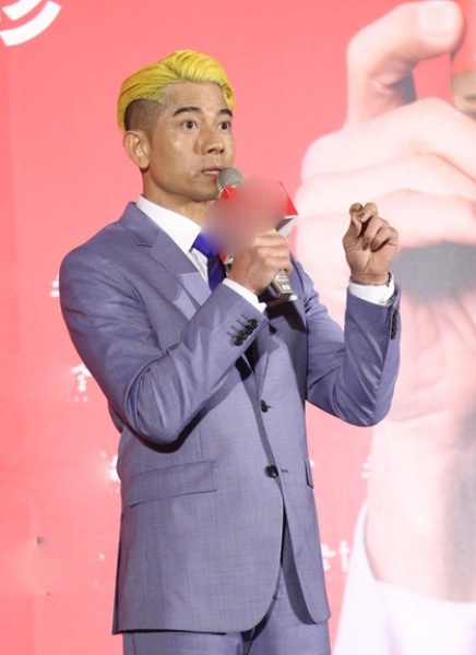 aaron_02.jpg aaron_02.jpg