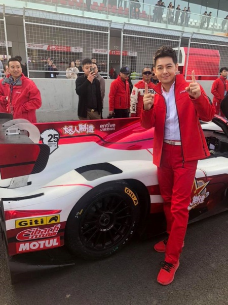 jimmy_02.jpg jimmy_02.jpg