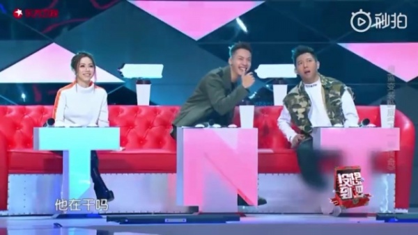 act_03.jpg act_03.jpg