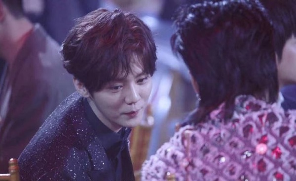 chat_04.jpg chat_04.jpg