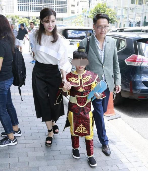 lee_04.png lee_04.png