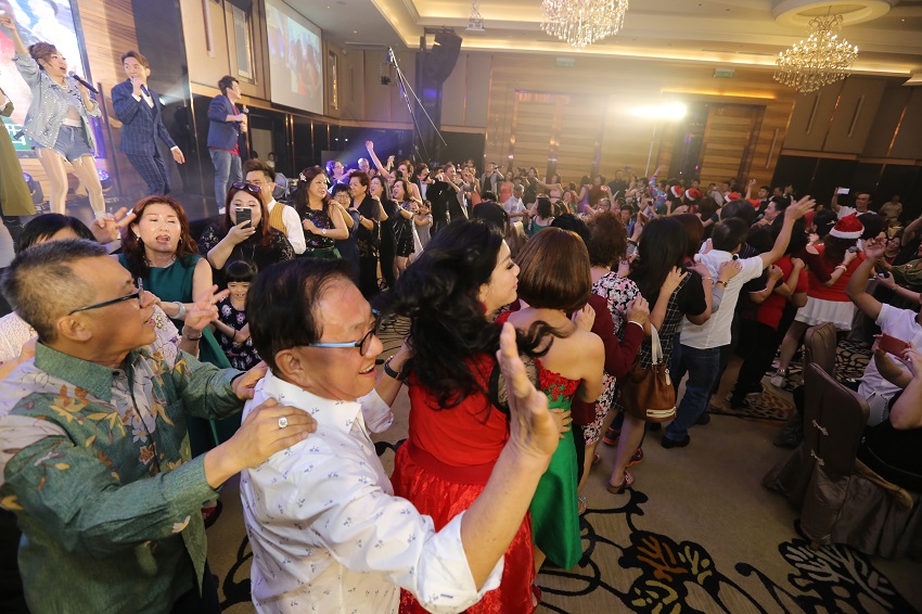 TGC-Xmas-Party-Engagement-(4).JPG TGC-Xmas-Party-Engagement-(4).JPG