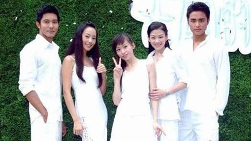 1691160-XXL.jpg 1691160-XXL.jpg