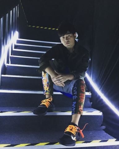 Jay_04.jpg Jay_04.jpg