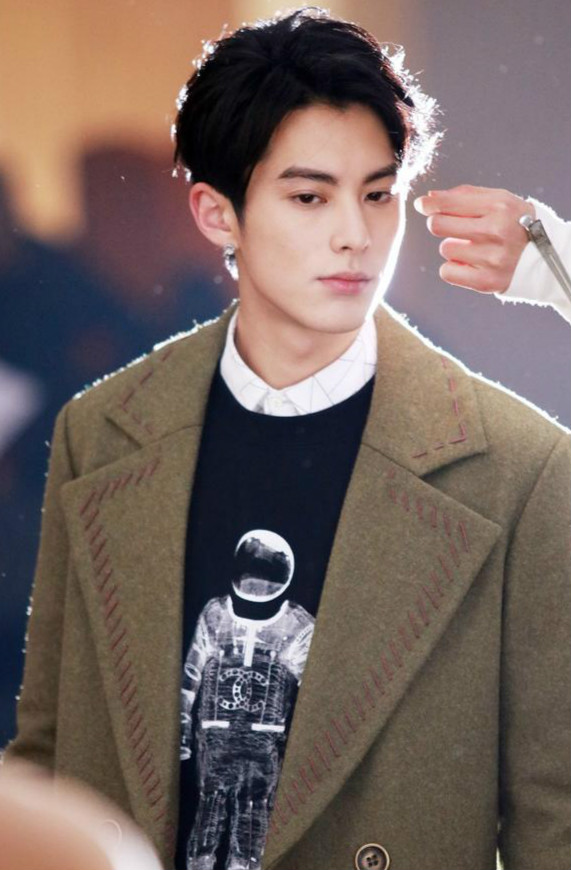 28ed9401a19348e8c7a36f7052fc17ec_meitu_2.jpg
