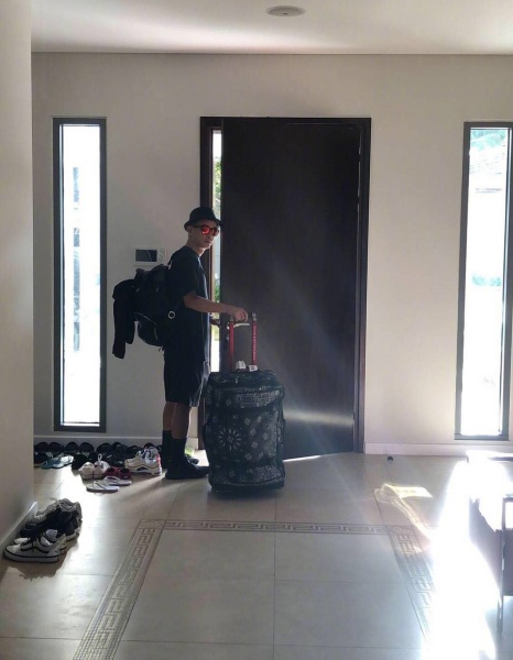 back_07.jpg