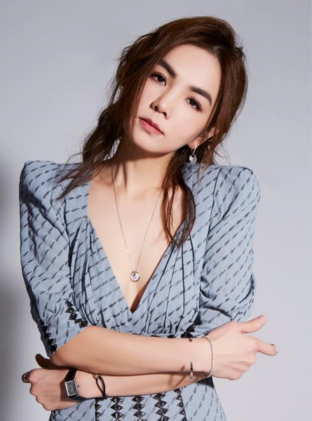 ella_05.jpg