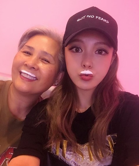 show_04.jpg show_04.jpg