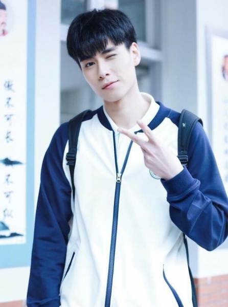 huyitian_03-(1).jpg