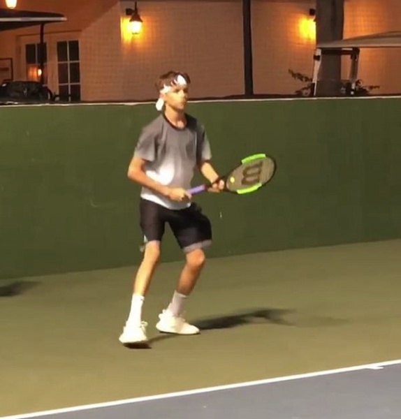 tennis_03.jpg