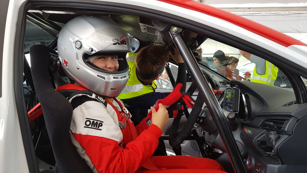 race_12.jpg
