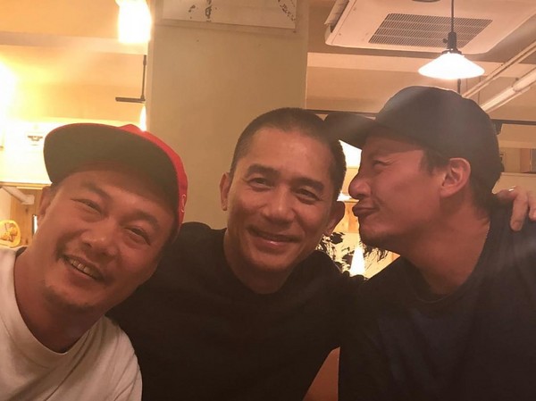 Eason_03.jpg Eason_03.jpg