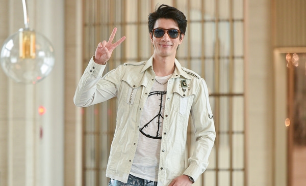 LeeHom_03.jpg
