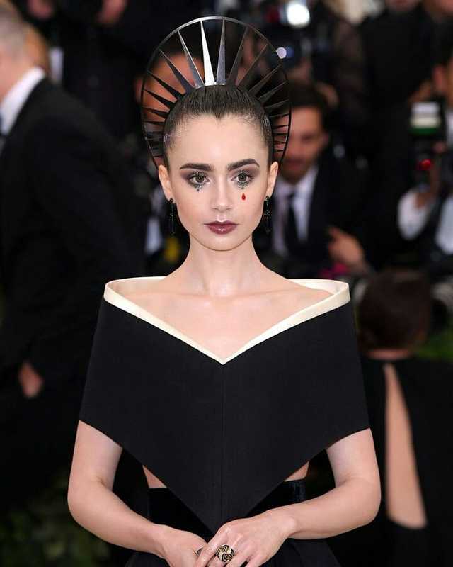 Lily-Collins1.jpg Lily-Collins1.jpg
