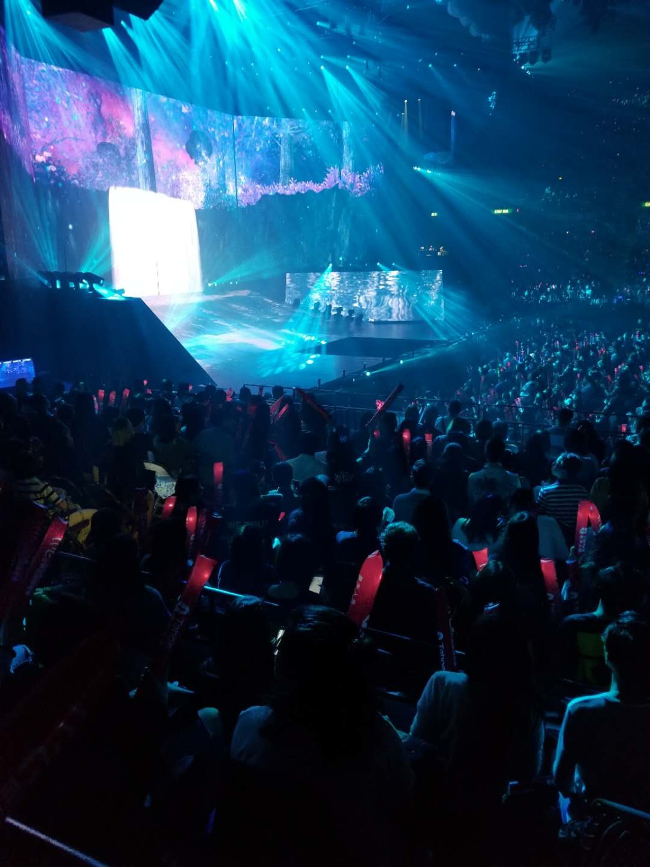 Leo_01.jpg Leo_01.jpg