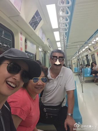 Ariel_02.jpg Ariel_02.jpg