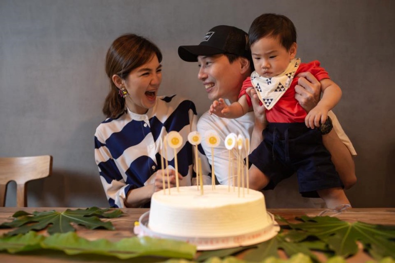 ella_01.jpg ella_01.jpg