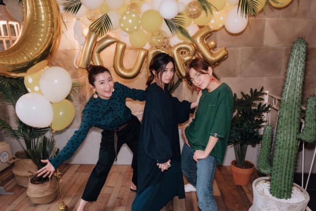 Yoga_03.jpg Yoga_03.jpg