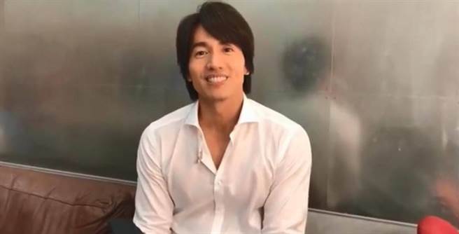 Jerry_02.jpg Jerry_02.jpg