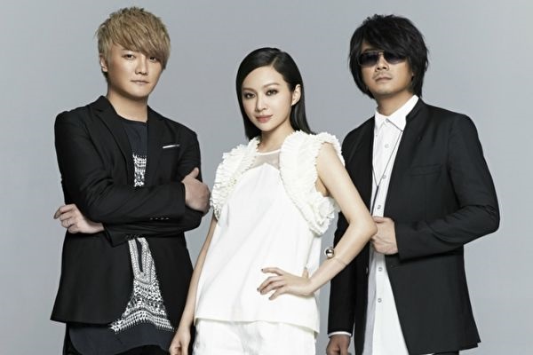 fir_01.jpg fir_01.jpg