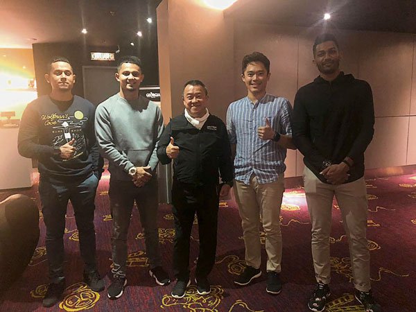 Eric_01.jpg Eric_01.jpg