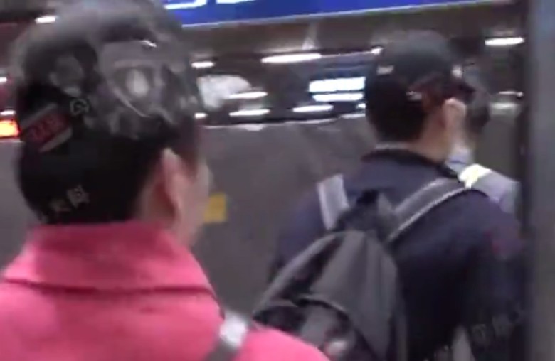 bkn-20181017130148207-1017_00862_001_03b.jpg bkn-20181017130148207-1017_00862_001_03b.jpg