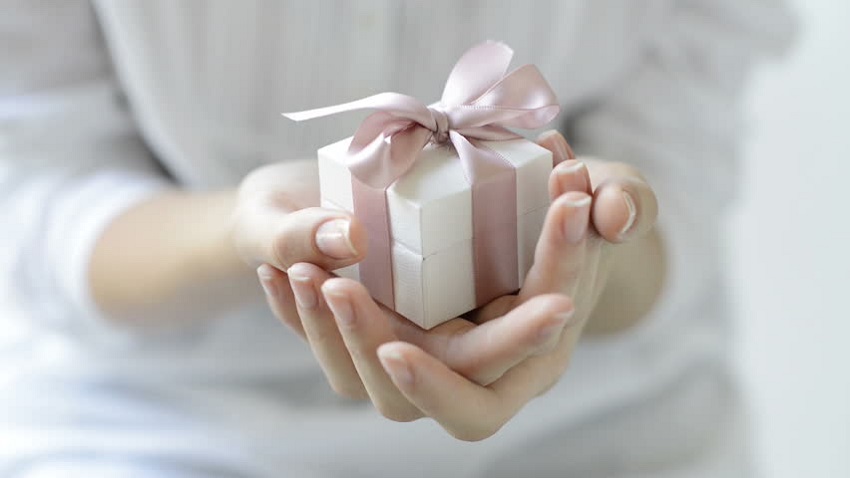 small-gift-850.jpg small-gift-850.jpg