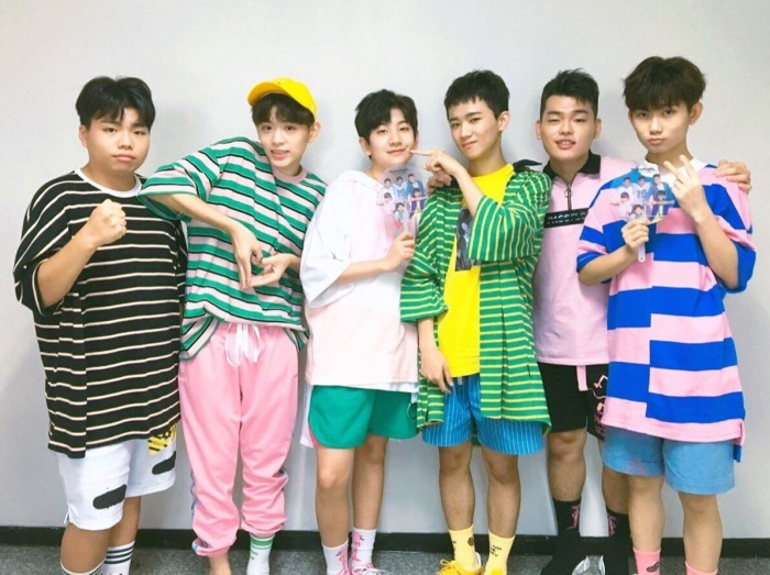 THEEASTLIGHT.jpg THEEASTLIGHT.jpg