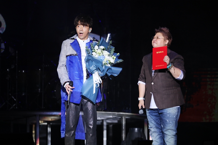 A5DL4000.jpg A5DL4000.jpg