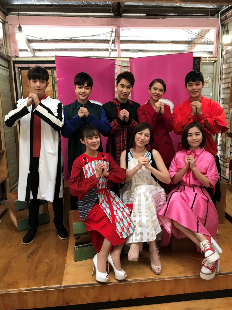 （前左起）小玉、陈俐杏、陈子颖-（后左起）朱浩仁、盛天俊、谢承伟、陈慧恬、许亮宇-01.JPG