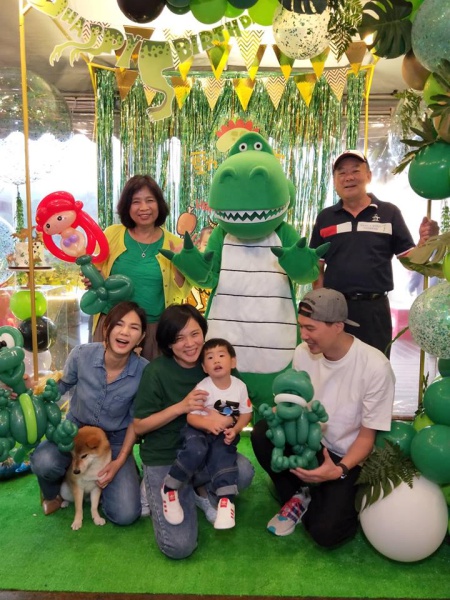 ella_04.jpg ella_04.jpg