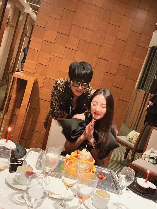 bAX_-hvntnkr2612083.jpg bAX_-hvntnkr2612083.jpg