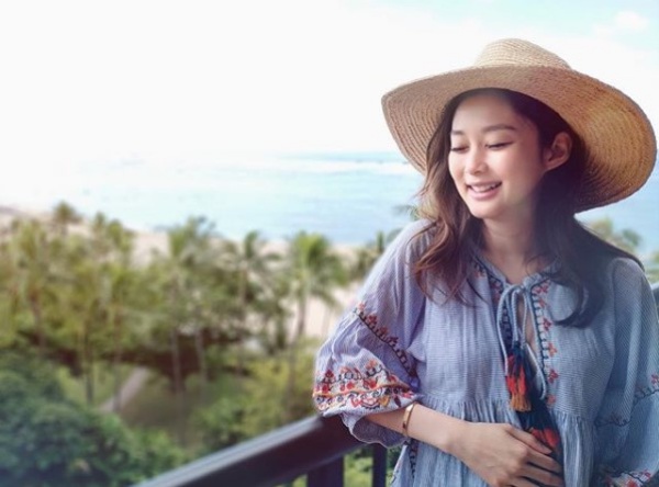 eliza_04.jpg eliza_04.jpg