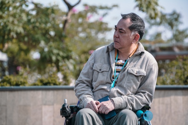 huang_02.JPG huang_02.JPG