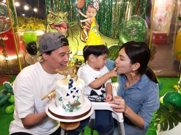 ella_03.jpg ella_03.jpg