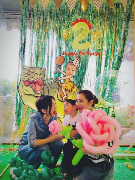 ella_05.jpg ella_05.jpg