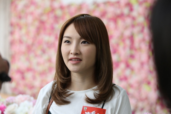 meg_03.jpg meg_03.jpg