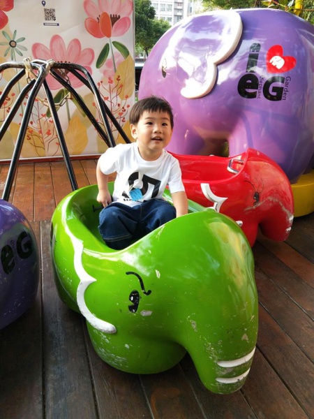 ella_08.jpg ella_08.jpg