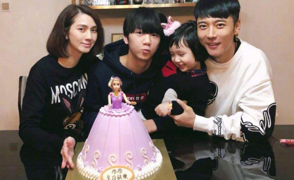 hong_02.png hong_02.png