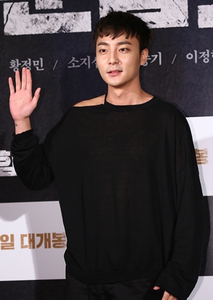 zheng_06.jpg zheng_06.jpg