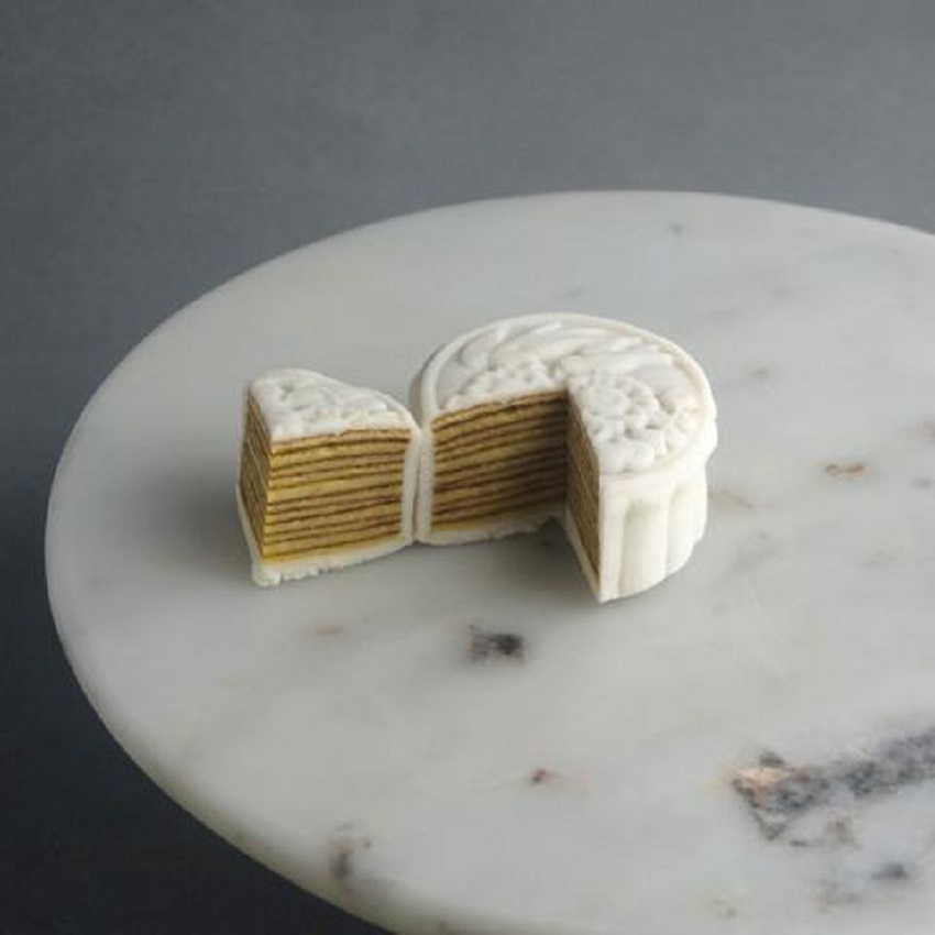 layer-mooncake.jpg layer-mooncake.jpg
