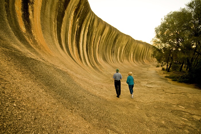 Wave-Rock-1.jpg Wave-Rock-1.jpg