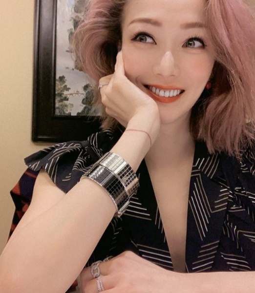 sammi_02.jpg sammi_02.jpg