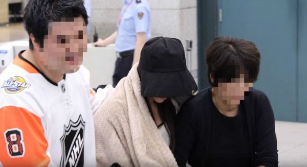 mina_04.jpg mina_04.jpg