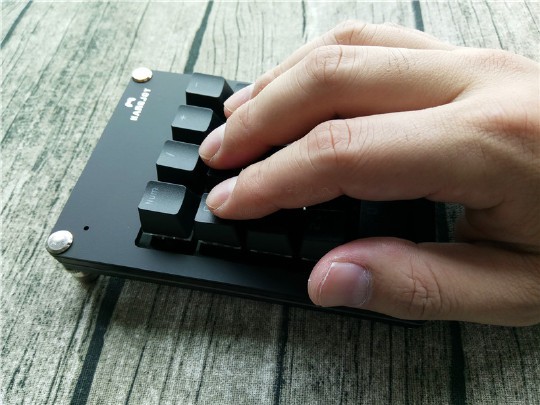 nails03.jpg nails03.jpg