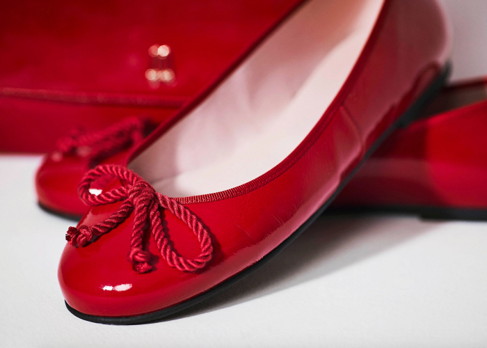 pretty-ballerinas-red-shoes-design-ss20.png
