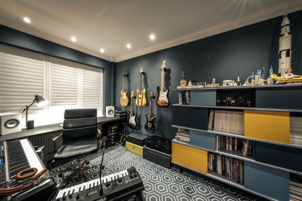 mark_02.jpg mark_02.jpg