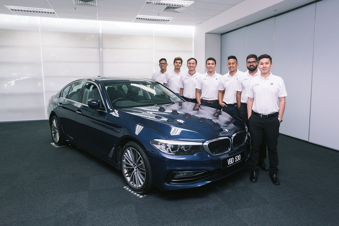 BMW-Product-Geniuses-Deliver-Personalised-Customer-Care-(2).jpg
